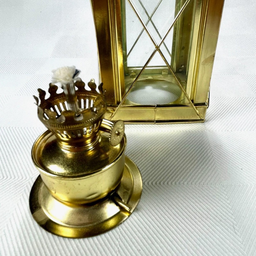 VTG Frankenmuth Gallery 8" Kerosene Oil Lantern– Brass Finish Nautical/Maritime - Picture 6 of 7